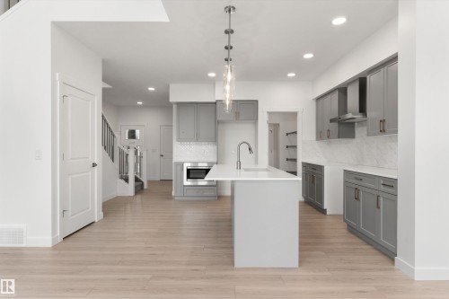 19127 20 Avenue, Edmonton, AB - Indoor Photo Showing Kitchen With Upgraded Kitchen