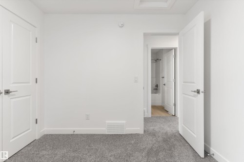 19127 20 Avenue, Edmonton, AB - Indoor Photo Showing Other Room