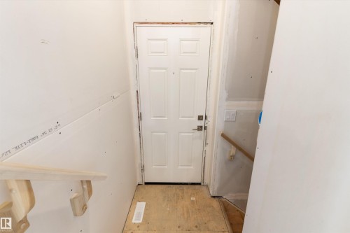 19127 20 Avenue, Edmonton, AB - Indoor Photo Showing Other Room