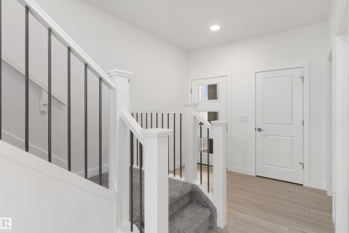 19127 20 Avenue, Edmonton, AB - Indoor Photo Showing Other Room