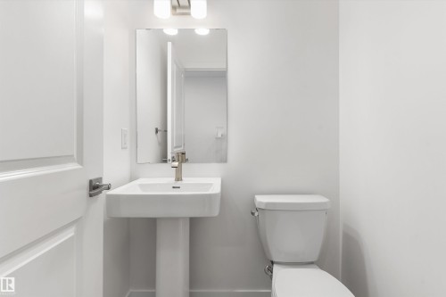 19127 20 Avenue, Edmonton, AB - Indoor Photo Showing Bathroom