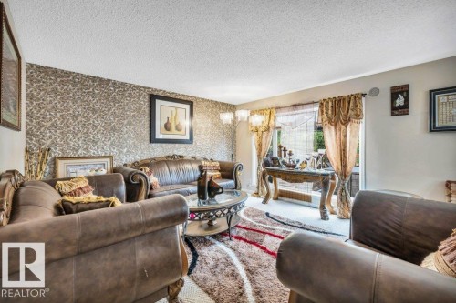 3740 29 Street, Edmonton, AB - Indoor Photo Showing Living Room