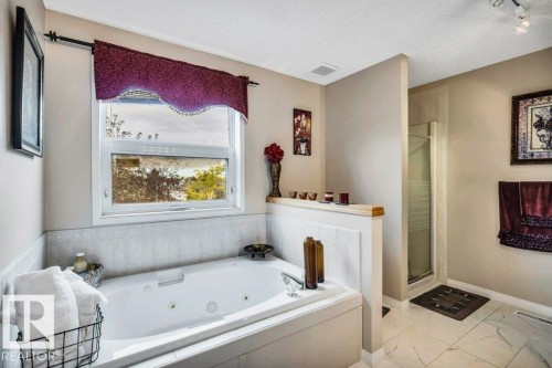 3740 29 Street, Edmonton, AB - Indoor Photo Showing Bathroom