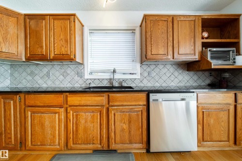 18007 57 Avenue, Edmonton, AB - Indoor Photo Showing Kitchen