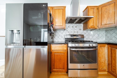 18007 57 Avenue, Edmonton, AB - Indoor Photo Showing Kitchen