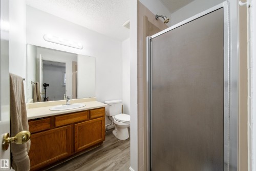18007 57 Avenue, Edmonton, AB - Indoor Photo Showing Bathroom