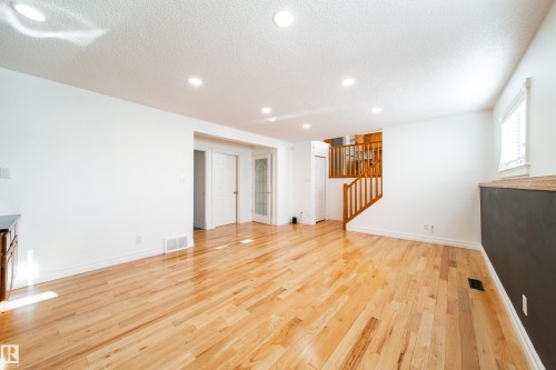 18007 57 Avenue, Edmonton, AB - Indoor Photo Showing Other Room