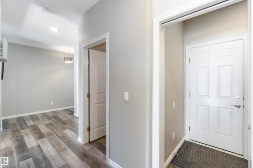 435 41 Avenue, Edmonton, AB - Indoor Photo Showing Other Room