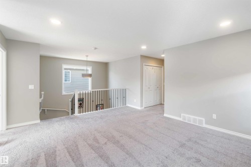 435 41 Avenue, Edmonton, AB - Indoor Photo Showing Other Room