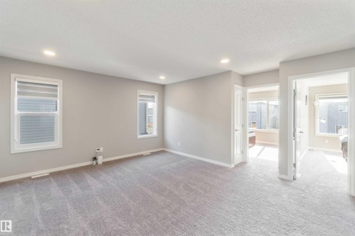435 41 Avenue, Edmonton, AB - Indoor Photo Showing Other Room
