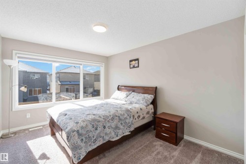 435 41 Avenue, Edmonton, AB - Indoor Photo Showing Bedroom