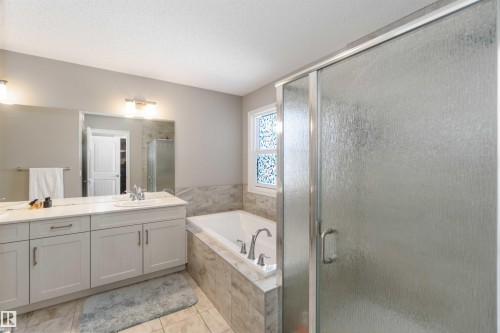 435 41 Avenue, Edmonton, AB - Indoor Photo Showing Bathroom