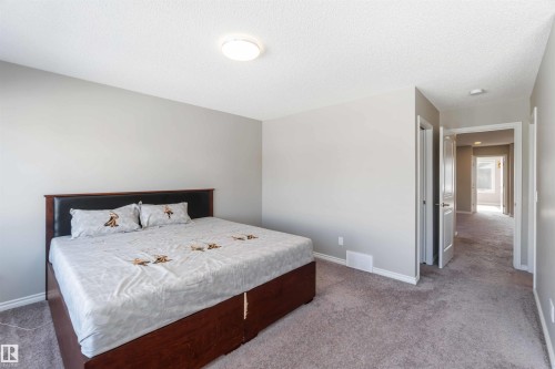 435 41 Avenue, Edmonton, AB - Indoor Photo Showing Bedroom