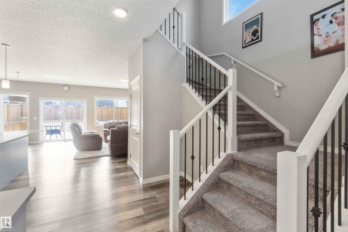 435 41 Avenue, Edmonton, AB - Indoor Photo Showing Other Room