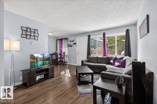 474 Abbottsfield Road, Edmonton, AB - Indoor Photo Showing Living Room