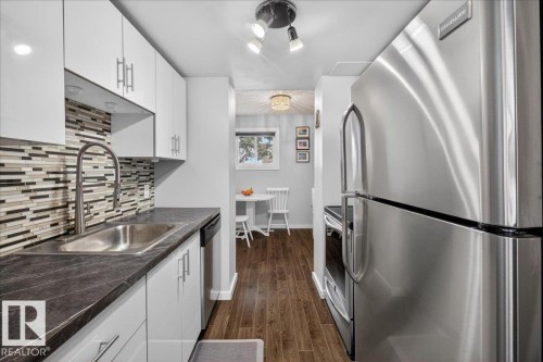 474 Abbottsfield Road, Edmonton, AB - Indoor Photo Showing Kitchen