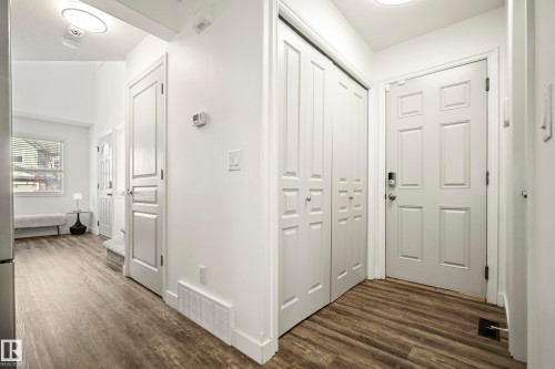 8318 Shaske Crescent, Edmonton, AB - Indoor Photo Showing Other Room