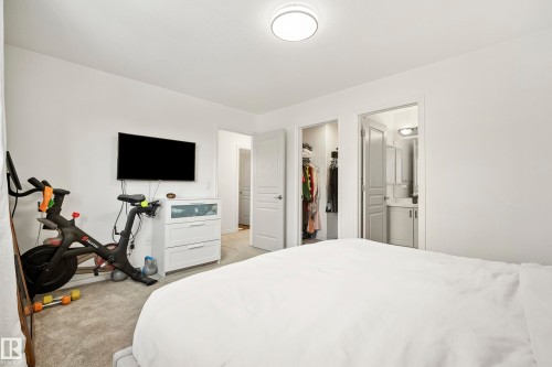 8318 Shaske Crescent, Edmonton, AB - Indoor