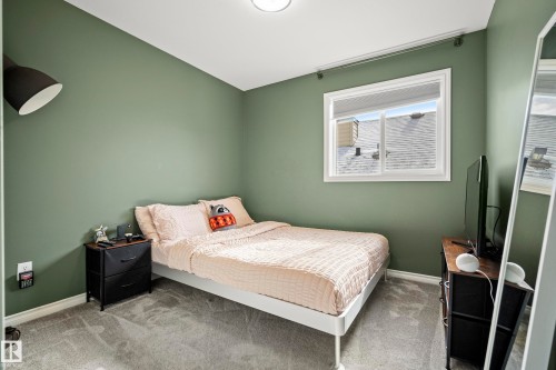 8318 Shaske Crescent, Edmonton, AB - Indoor Photo Showing Bedroom