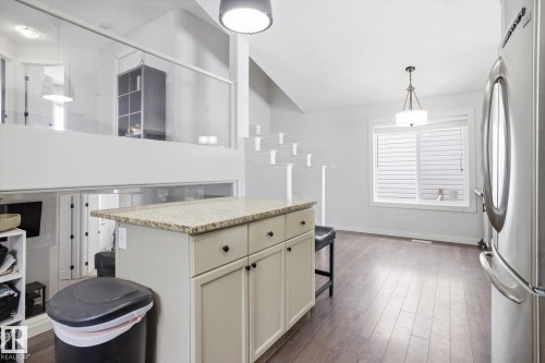 2916 31 Street, Edmonton, AB - Indoor Photo Showing Kitchen