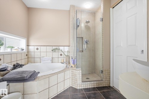 2916 31 Street, Edmonton, AB - Indoor Photo Showing Bathroom