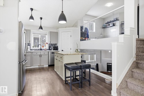 2916 31 Street, Edmonton, AB - Indoor Photo Showing Kitchen