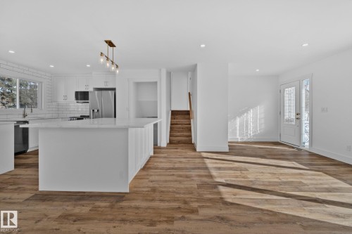 26 Alcott Crescent, St. Albert, AB - Indoor Photo Showing Kitchen
