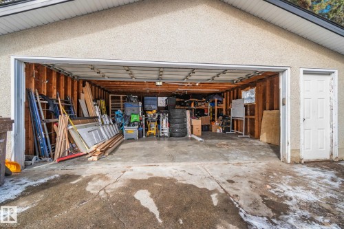 26 Alcott Crescent, St. Albert, AB -  Photo Showing Garage