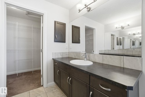 1220 Secord Landing Landing, Edmonton, AB - Indoor Photo Showing Bathroom