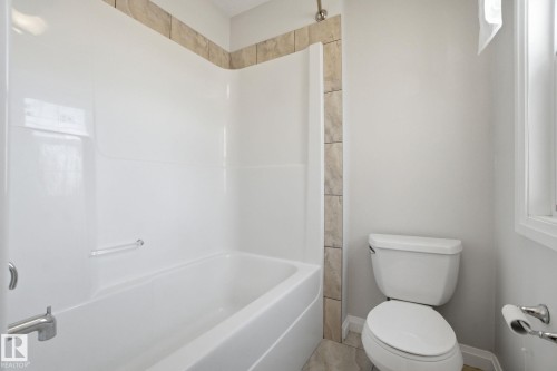 1220 Secord Landing Landing, Edmonton, AB - Indoor Photo Showing Bathroom