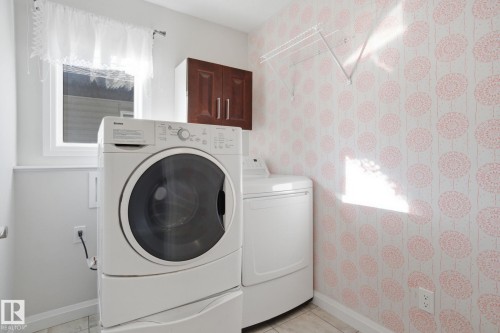 1220 Secord Landing Landing, Edmonton, AB - Indoor Photo Showing Laundry Room