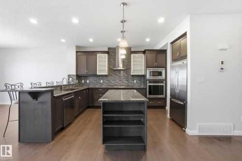1220 Secord Landing Landing, Edmonton, AB - Indoor Photo Showing Kitchen With Upgraded Kitchen