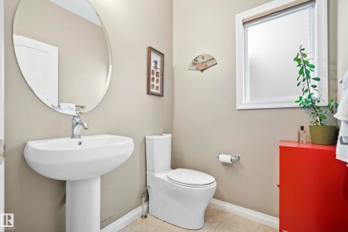 3689 Atkinson Loop, Edmonton, AB - Indoor Photo Showing Bathroom