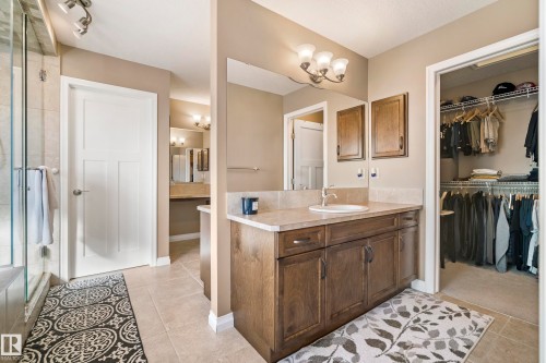 3689 Atkinson Loop, Edmonton, AB - Indoor Photo Showing Bathroom