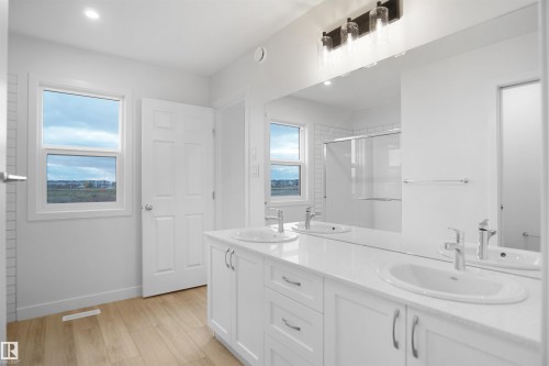 2250 194A Street, Edmonton, AB - Indoor Photo Showing Bathroom