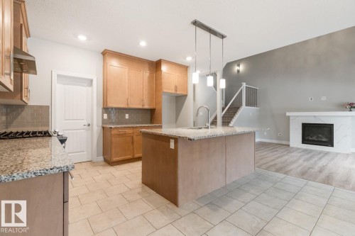 1424 29 Street, Edmonton, AB - Indoor Photo Showing Kitchen