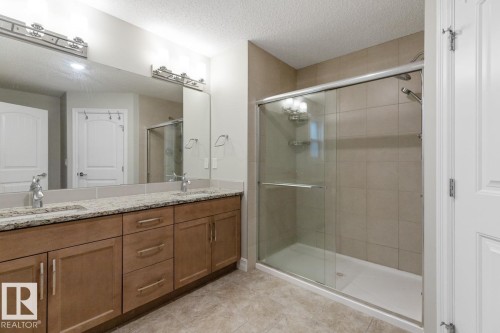 1424 29 Street, Edmonton, AB - Indoor Photo Showing Bathroom