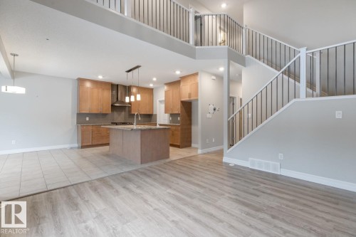1424 29 Street, Edmonton, AB - Indoor Photo Showing Kitchen