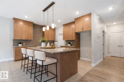 1424 29 Street, Edmonton, AB - Indoor Photo Showing Kitchen With Upgraded Kitchen