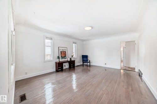 10703 65 Avenue, Edmonton, AB - Indoor