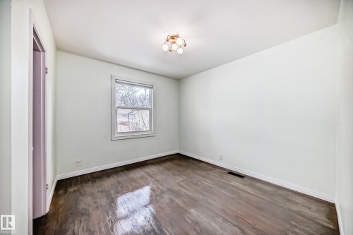 10703 65 Avenue, Edmonton, AB - Indoor Photo Showing Other Room