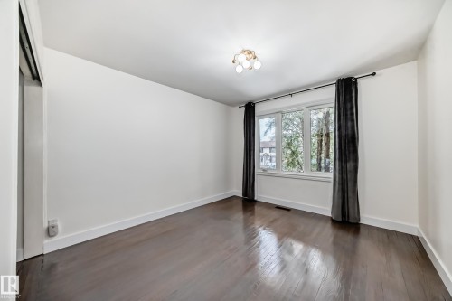 10703 65 Avenue, Edmonton, AB - Indoor Photo Showing Other Room