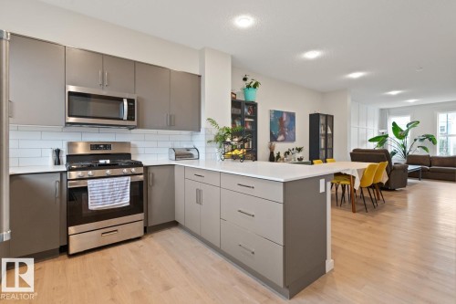 2147 Maple Road, Edmonton, AB - Indoor Photo Showing Kitchen