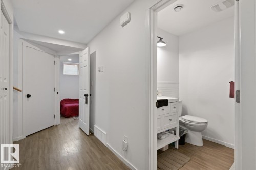 2147 Maple Road, Edmonton, AB - Indoor