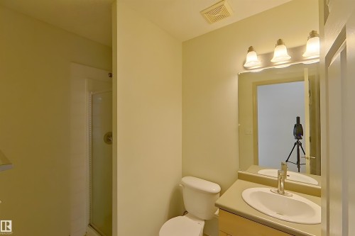 1-518 4245 139 Avenue, Edmonton, AB - Indoor Photo Showing Bathroom