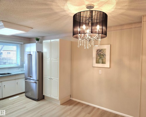 14315 58 Street, Edmonton, AB - Indoor Photo Showing Kitchen