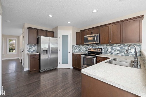 1104 161 Street, Edmonton, AB - Indoor Photo Showing Kitchen With Double Sink With Upgraded Kitchen