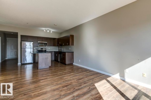 515 10518 113 Street, Edmonton, AB - Indoor Photo Showing Kitchen