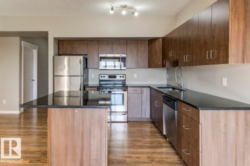 515 10518 113 Street, Edmonton, AB - Indoor Photo Showing Kitchen With Stainless Steel Kitchen