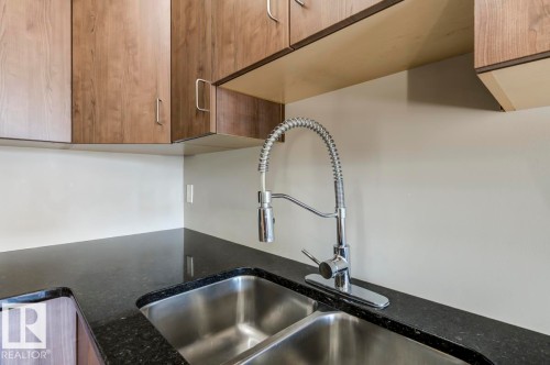 515 10518 113 Street, Edmonton, AB - Indoor Photo Showing Kitchen With Double Sink
